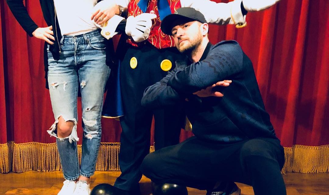 New R&B Group … Merry Christmas from me, which individual …