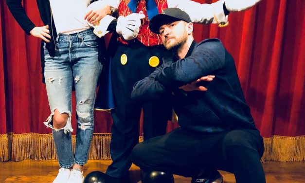 New R&B Group … Merry Christmas from me, which individual …
