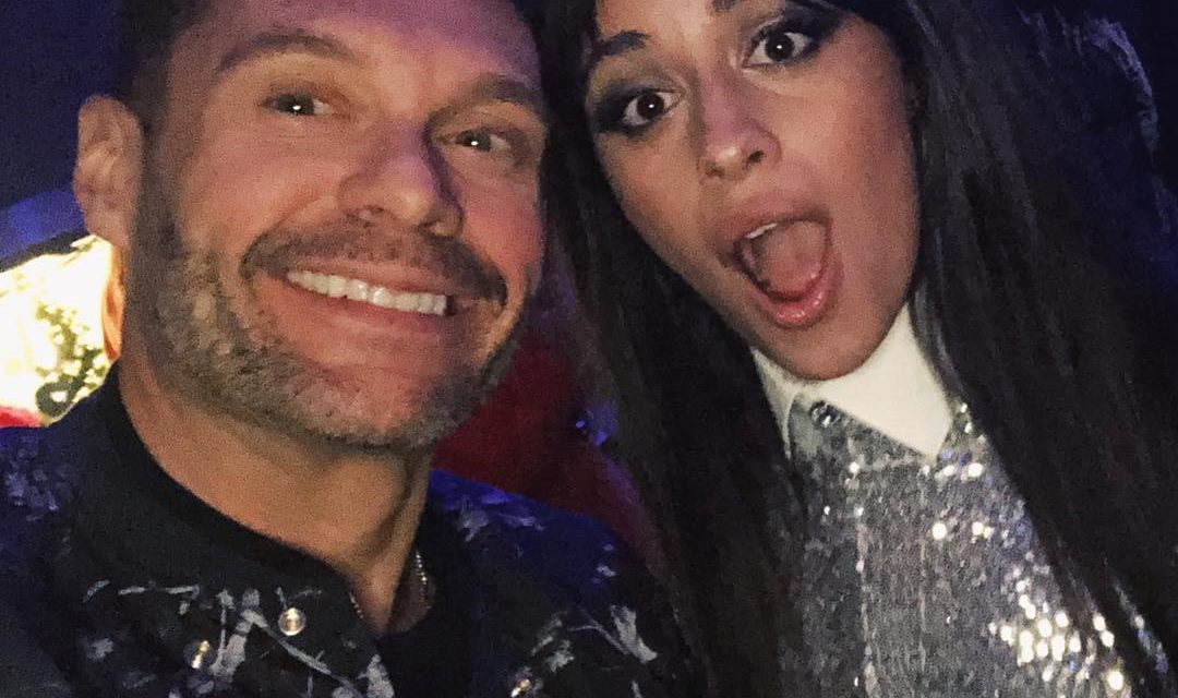 Have your selfie a lively little Christmas …