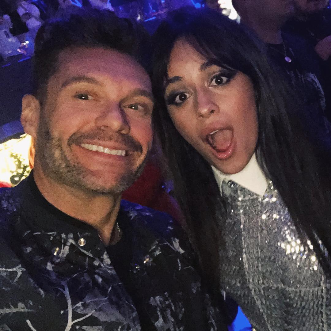 Have your selfie a lively little Christmas - Celebrity Style
