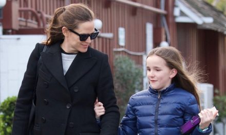 Jennifer Garner Brings Her Daughter, 10, With Ben Affleck Out For …