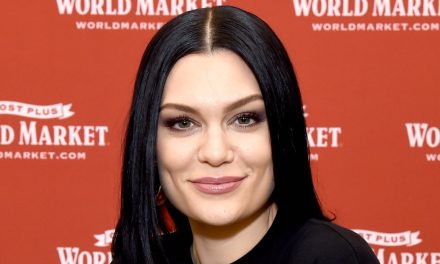 Jessie J Proudly Shows Off Cellulite in Body-PositiveBikini Pic