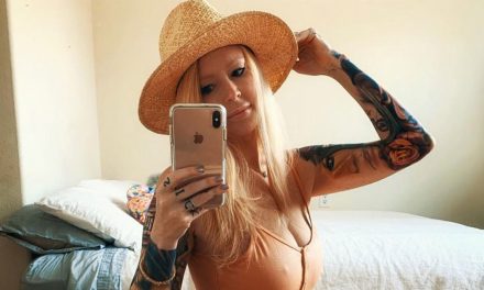 Jenna Jameson ' s ‘First Meal of the Day’ Involves Hamburger