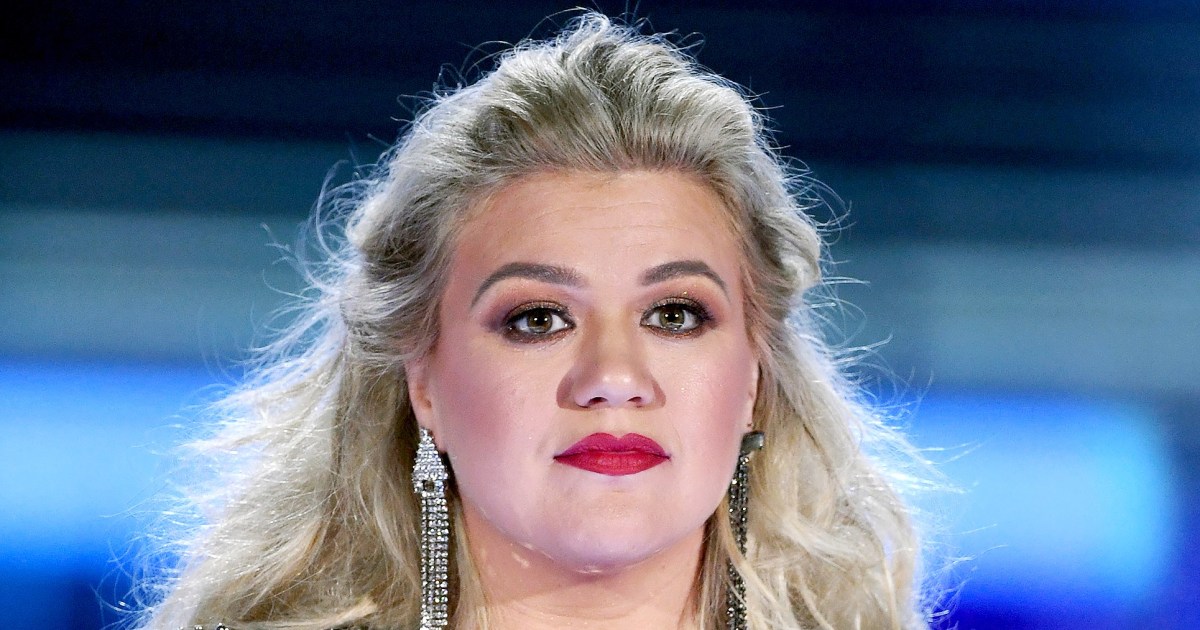 Kelly Clarkson Slams ‘Fake News’ That She Is Taking Weight-Loss P.