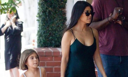 Hello, Ladies! Kourtney and also P Have the Cutest Mommy-DaughterDay …