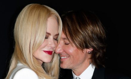 Nicole Kidman as well as Keith Urban Cozy Up During Paris Fashion Week– …