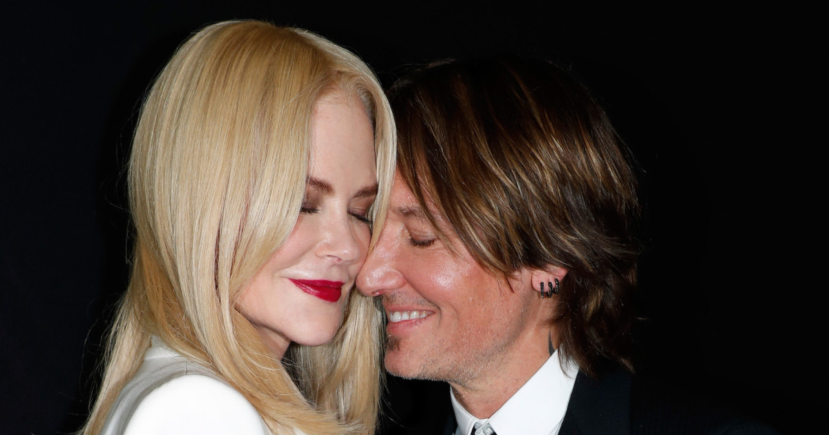 Nicole Kidman as well as Keith Urban Cozy Up During Paris Fashion Week– …